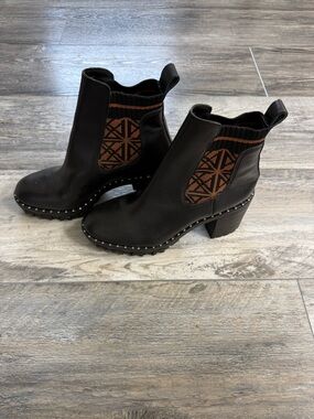 ANTONIO MELANI Black Leather Ankle Boots with Brown Knit Panels